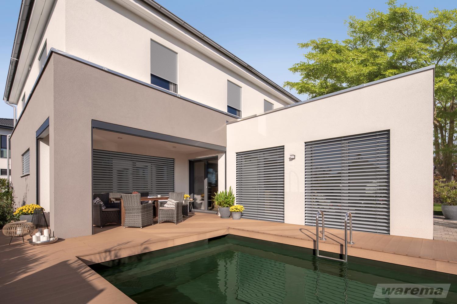 Raffstore der Sonnenschutz mit Komfort